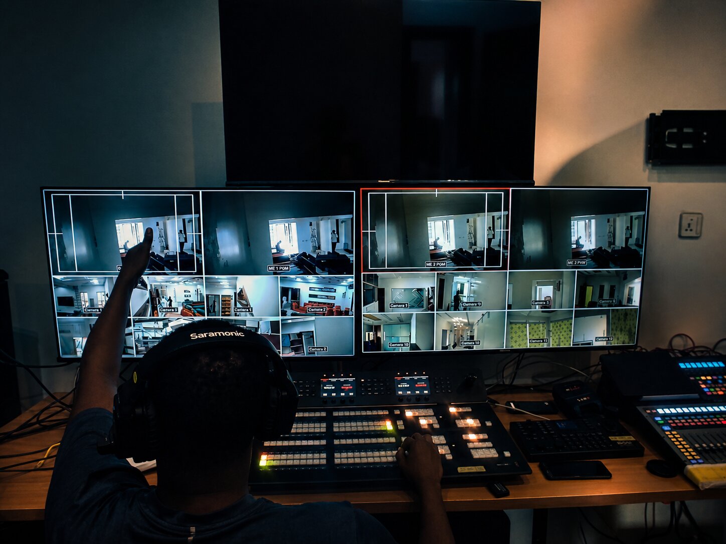 Digital Audio/Visual Mixer